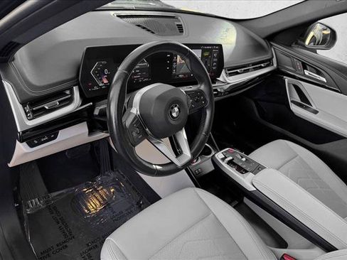 Used 2025 BMW X1 xDrive28i image 11