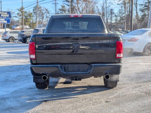 Used 2017 RAM 1500 Express w/ Black Ram 1500 Express Group image 9