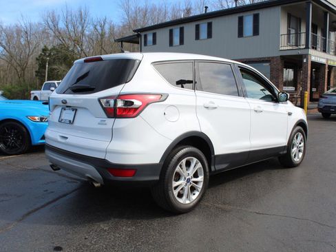 Used 2017 Ford Escape SE image 5