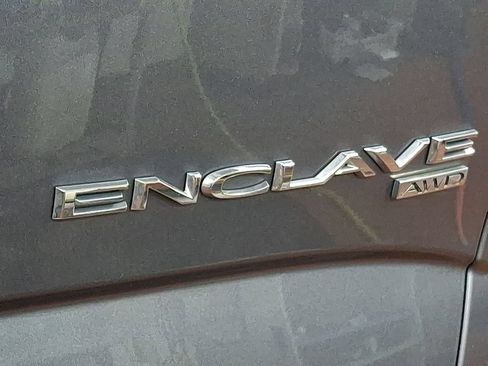 Used 2018 Buick Enclave Essence AWD/4WD image 29
