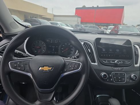 Used 2022 Chevrolet Malibu LT FWD image 13