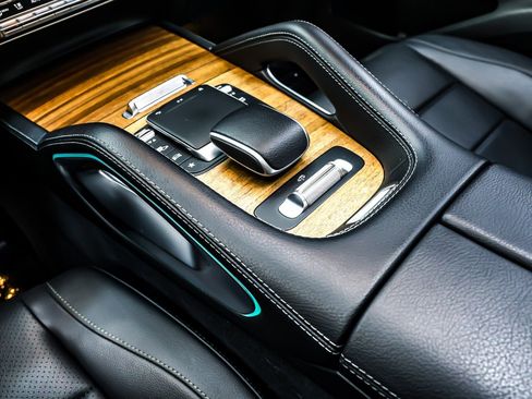 Used 2022 Mercedes-Benz GLS 450 4MATIC image 6