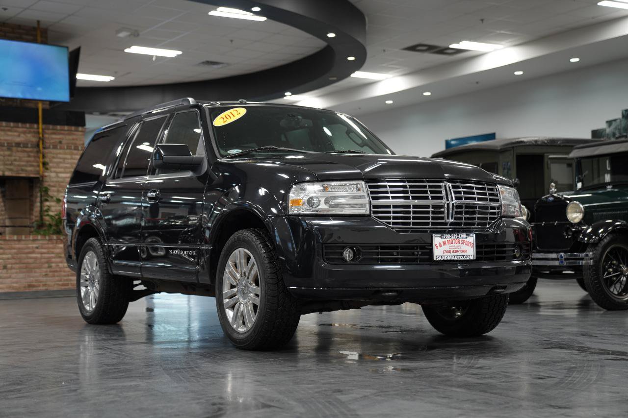 Used 2012 Lincoln Navigator 4WD image 5