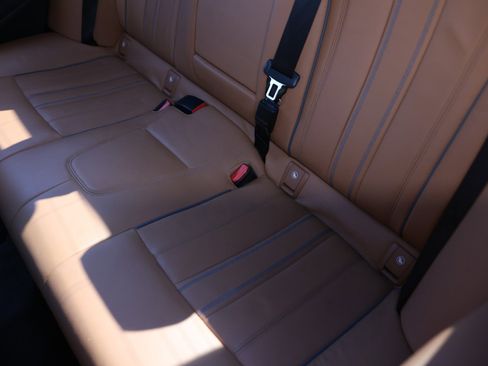 Used 2019 BMW M550i xDrive image 13