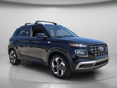 Certified 2023 Hyundai Venue SEL FWD image 9