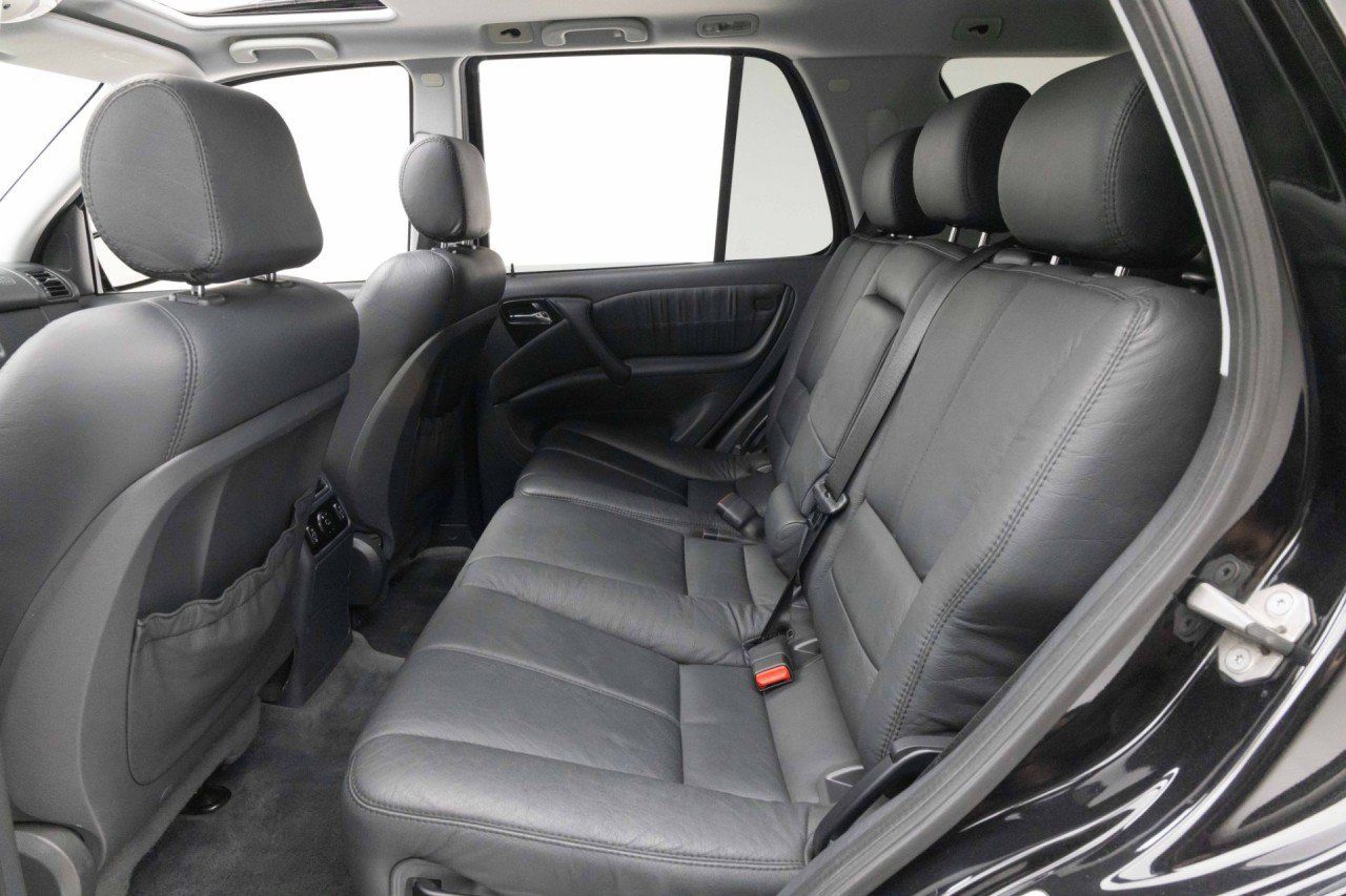 Used 2002 Mercedes-Benz ML 55 AMG 4MATIC image 40