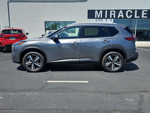 Used 2025 Nissan Rogue SL AWD/4WD image 4
