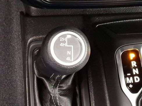 Used 2024 Jeep Gladiator Sport image 28