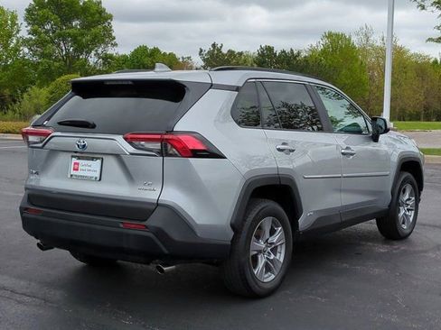 Certified 2022 Toyota RAV4 LE AWD/4WD image 5