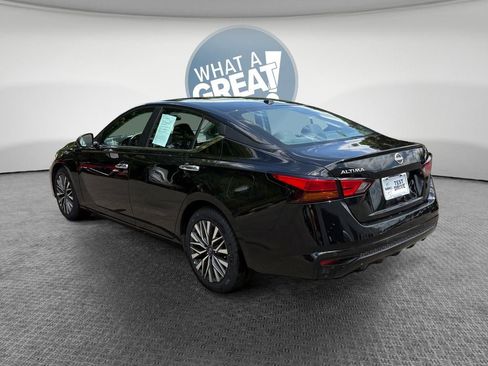 Used 2025 Nissan Altima 2.5 SV FWD image 6