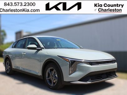 New 2025 Kia K4 LXS