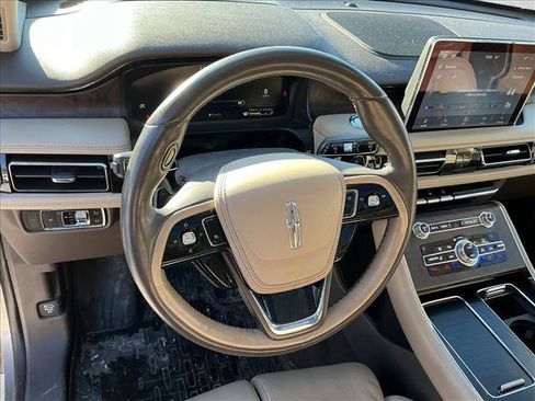 Used 2020 Lincoln Aviator Reserve w/ Equipment Group 202A image 9