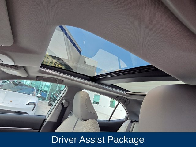 Used 2022 Toyota Camry XLE FWD image 6