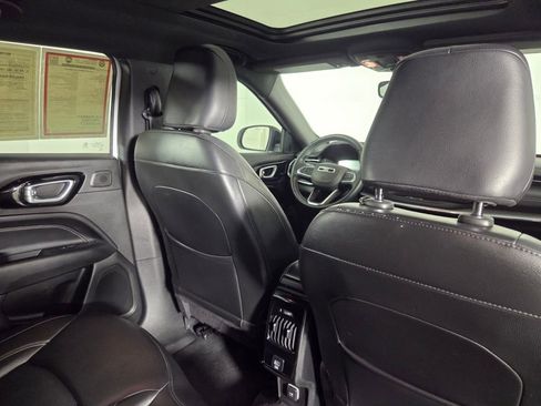Used 2022 Jeep Compass High Altitude AWD/4WD image 30
