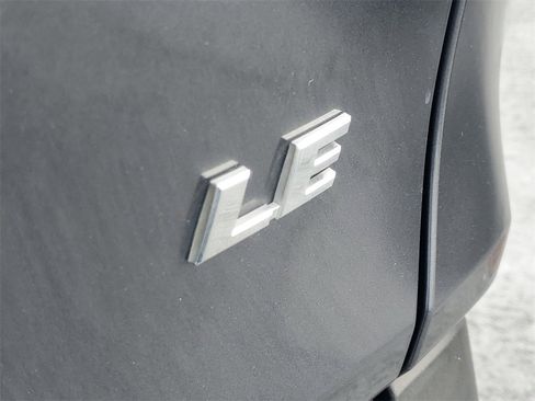 Used 2019 Toyota RAV4 LE image 9