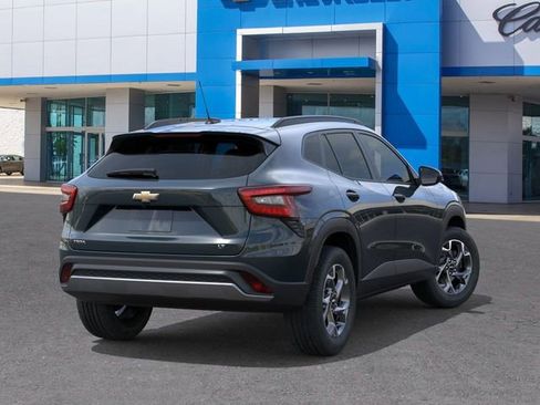 New 2026 Chevrolet Trax LT image 4