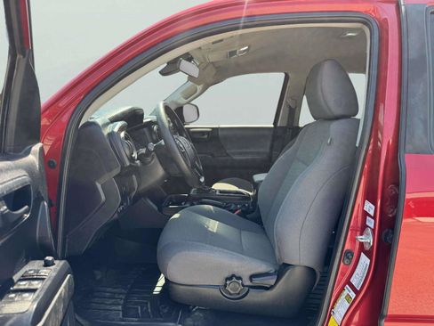 Used 2022 Toyota Tacoma SR w/ SR Convenience Package RWD image 18