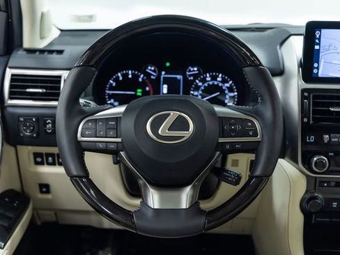 Used 2023 Lexus GX 460 Luxury w/ Sport Design Package AWD/4WD image 14