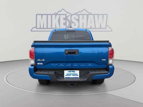 Used 2017 Toyota Tacoma Limited w/ Tow Package AWD/4WD image 4