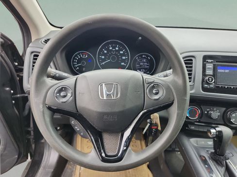 Used 2016 Honda HR-V LX image 10