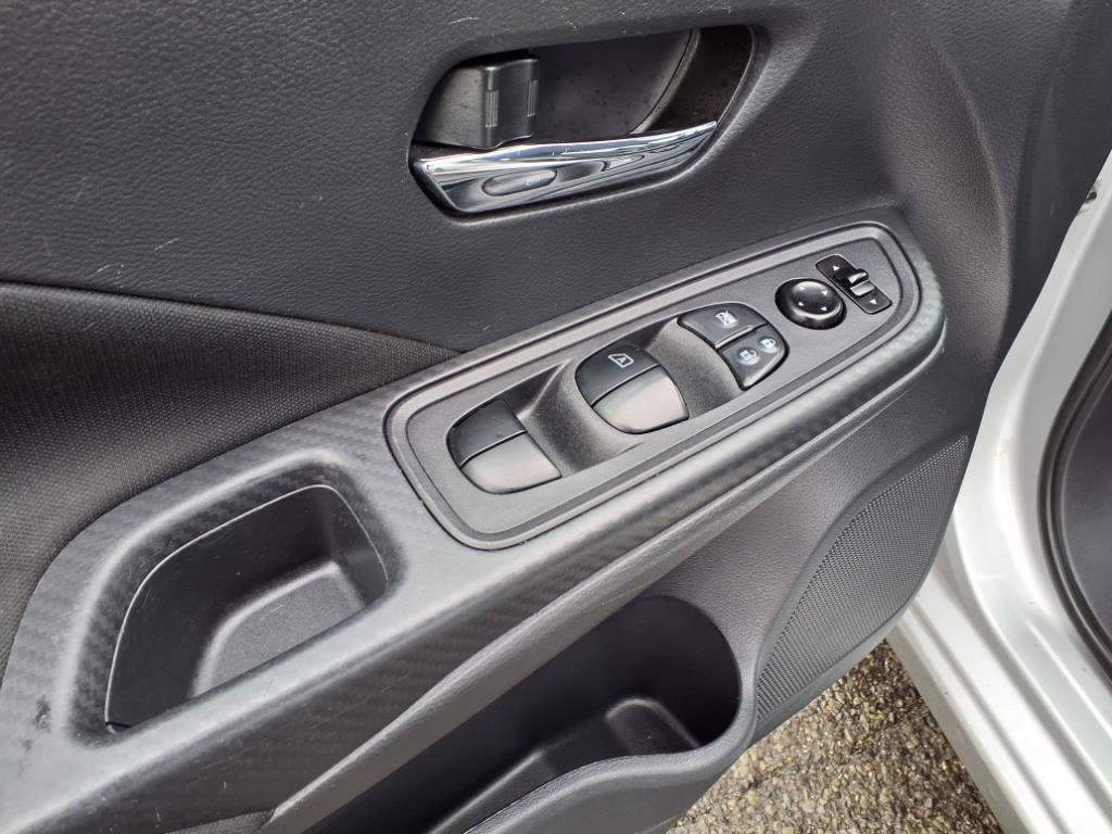 Used 2021 Nissan Versa SV FWD image 15
