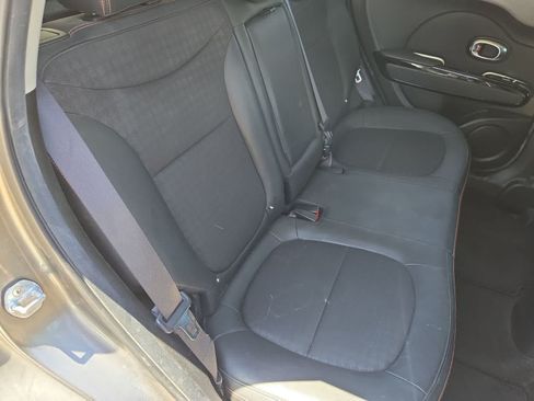Used 2018 Kia Soul ! FWD image 20