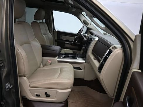 Used 2015 RAM 1500 Laramie w/ Convenience Group AWD/4WD image 8