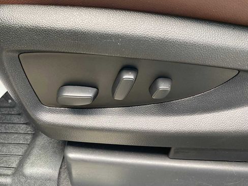 Used 2020 Chevrolet Suburban Premier w/ Premier Plus Edition image 19