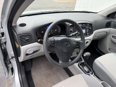 Used 2010 Hyundai Accent GLS w/ Premium Pkg 4 image 11