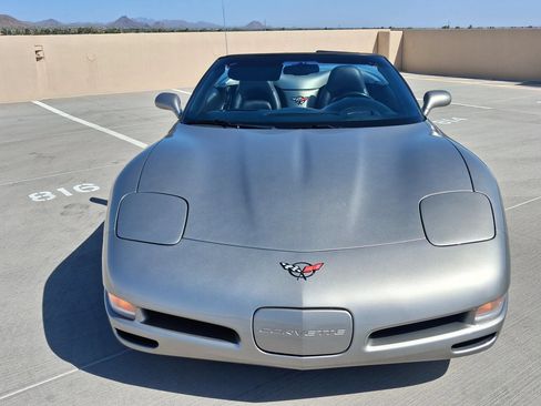 Used 2000 Chevrolet Corvette Convertible w/ Memory Pkg RWD image 3