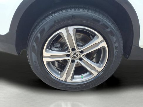 Used 2019 Mercedes-Benz GLC 300 4MATIC image 9