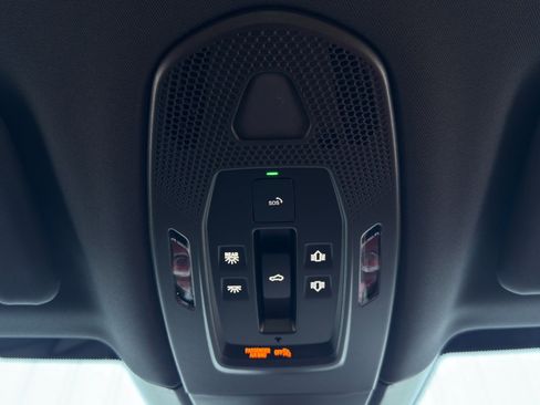 Used 2025 Porsche Panamera 4 w/ Premium Package image 40