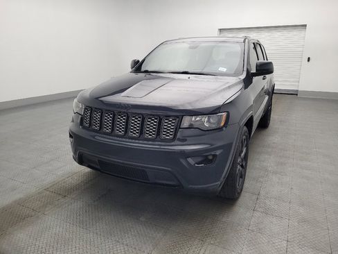 Used 2018 Jeep Grand Cherokee Altitude image 15