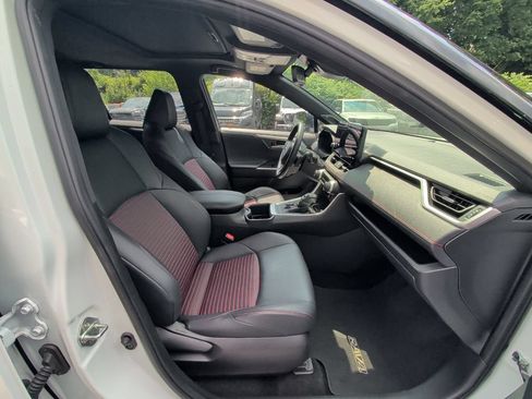 Used 2025 Toyota RAV4 XSE w/ Weather Package AWD/4WD image 16