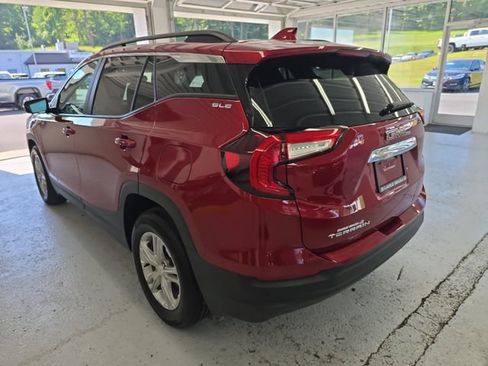 Used 2023 GMC Terrain SLE w/ Driver Convenience Package FWD image 3