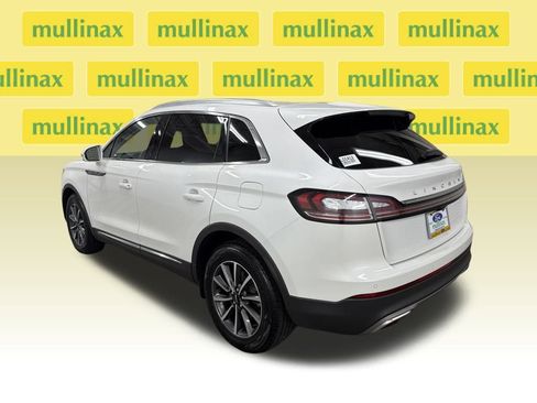 Used 2022 Lincoln Nautilus FWD image 9