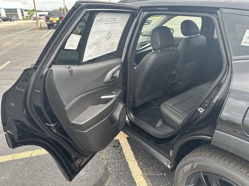 New 2025 Chevrolet Trax ACTIV w/ Sunroof Package image 23