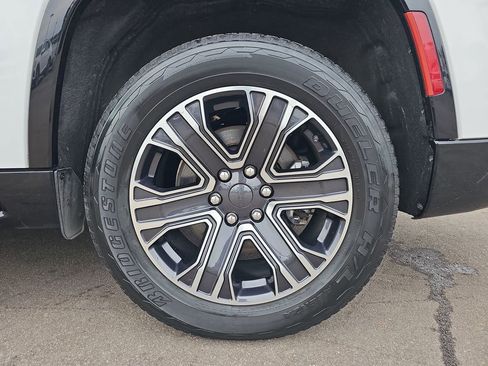 Used 2024 Jeep Wagoneer L Series II image 37