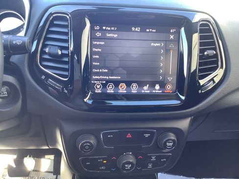 Used 2019 Jeep Compass Limited AWD/4WD image 21