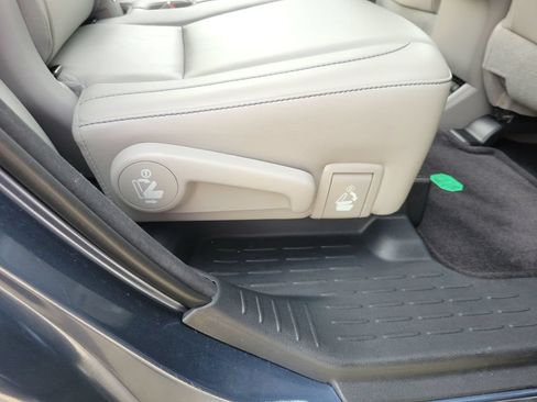 Used 2018 Toyota Highlander XLE FWD image 34