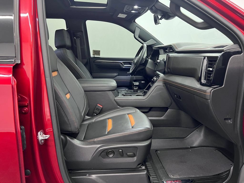 Used 2025 GMC Sierra 1500 AT4 w/ AT4 Premium Package AWD/4WD image 24