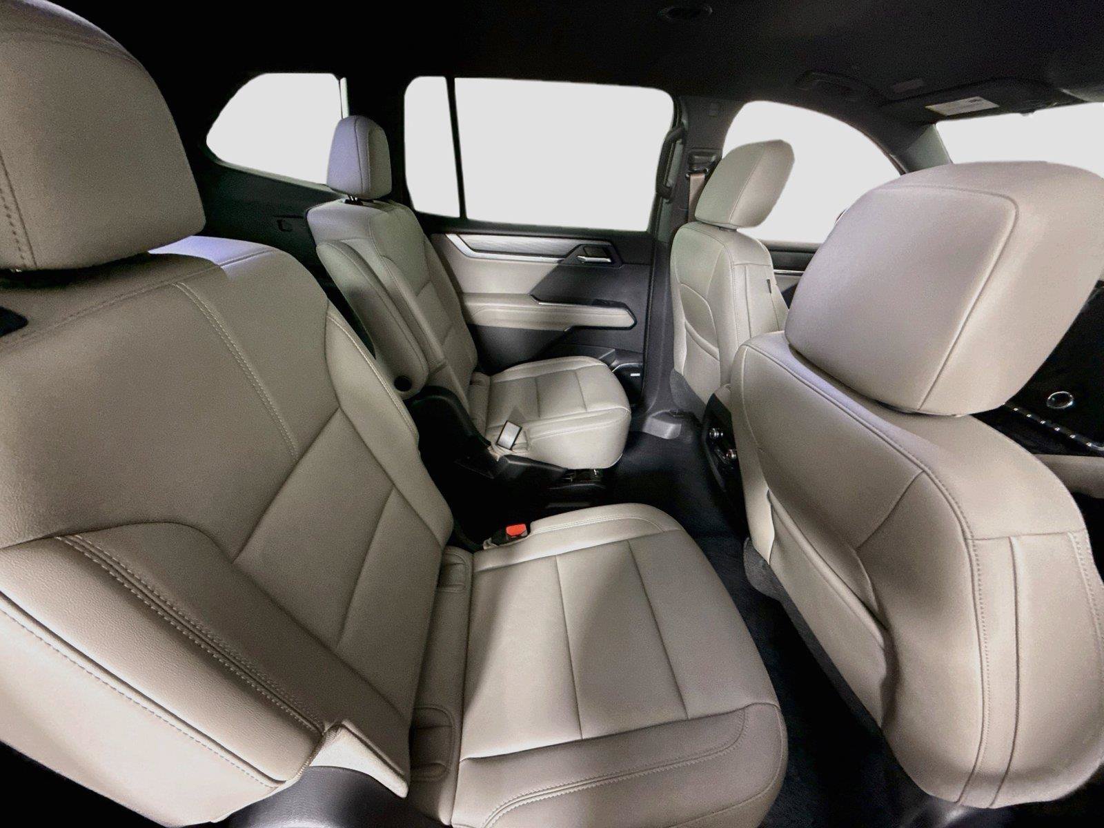 Used 2026 GMC Acadia Elevation w/ Elevation Premium Package AWD/4WD image 31