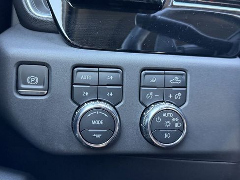 Used 2023 GMC Sierra 1500 SLT w/ SLT Premium Plus Package AWD/4WD image 27