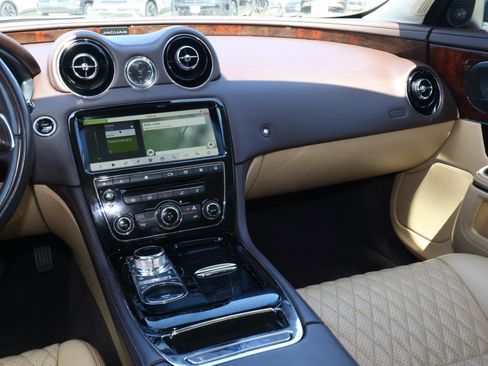 Used 2018 Jaguar XJ L Portfolio AWD/4WD image 10