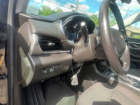 Used 2021 Chevrolet Traverse LT AWD/4WD image 14
