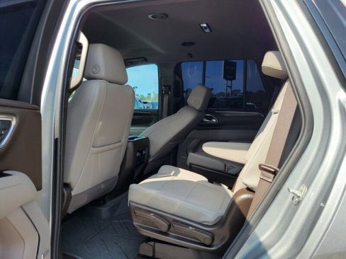 Used 2024 Chevrolet Tahoe Z71 w/ Luxury Package AWD/4WD image 29