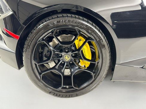 Used 2018 Lamborghini Huracan LP 580-2 RWD image 39
