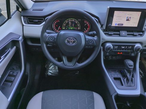 Used 2025 Toyota RAV4 XLE w/ Convenience Package FWD image 16