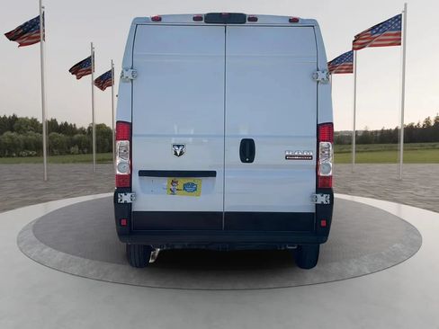 Used 2021 RAM ProMaster 2500 w/ Convenience Group FWD image 4