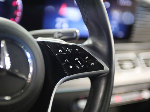 Used 2024 Mercedes-Benz GLS 450 4MATIC image 25